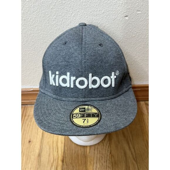 Kid Robot New Era Gray Fitted Hat Size Size 7 3/8